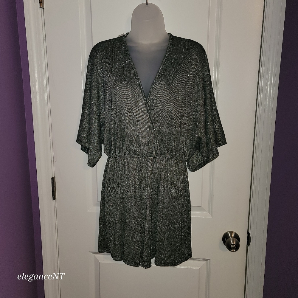 Apricot Lane Silver Shimmer short pant jumpsuit   Sz: M  NWT - Picture 8 of 8